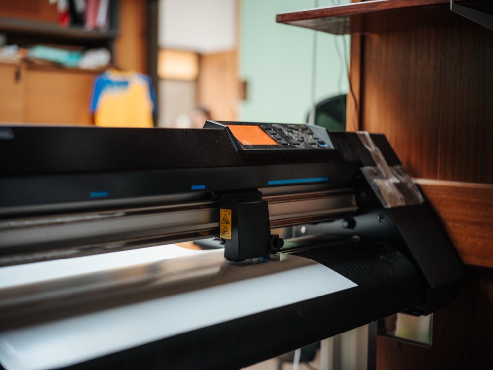 Schneideplotter in der Summit-Werkstatt